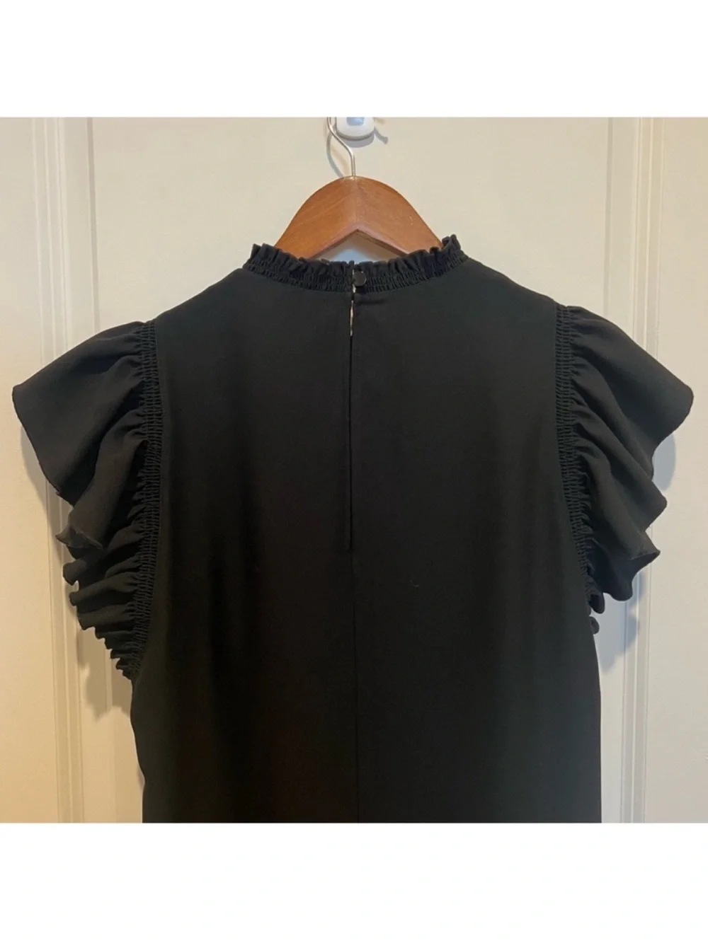 Kate Spade New York Shift Dress Flutter Sleeve Size 8 Black Classic LBD